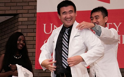 2015 Pharmacy student receives white coat